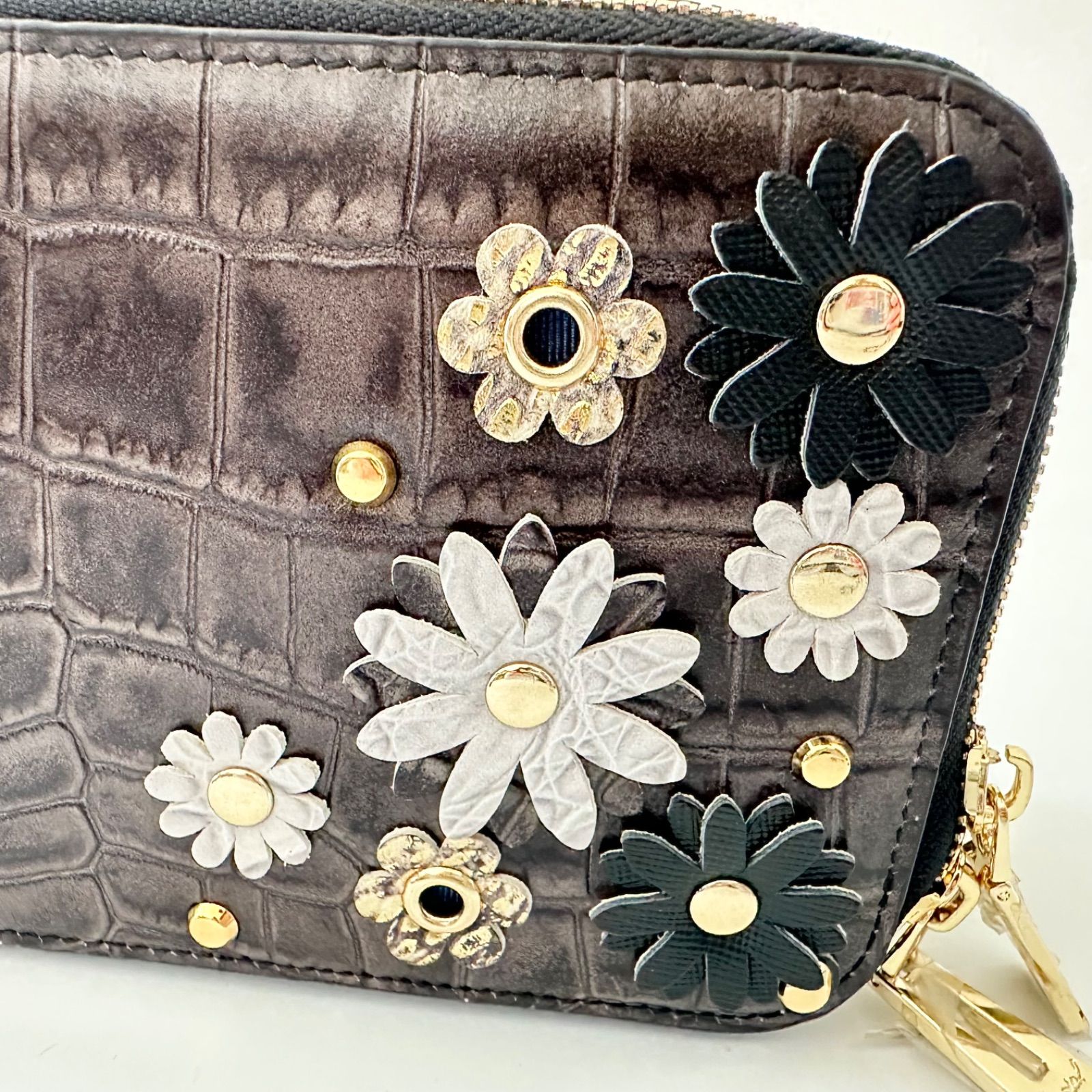 レザージュエルズ LEATHER JEWELS クロコ型押し マルチポシェット