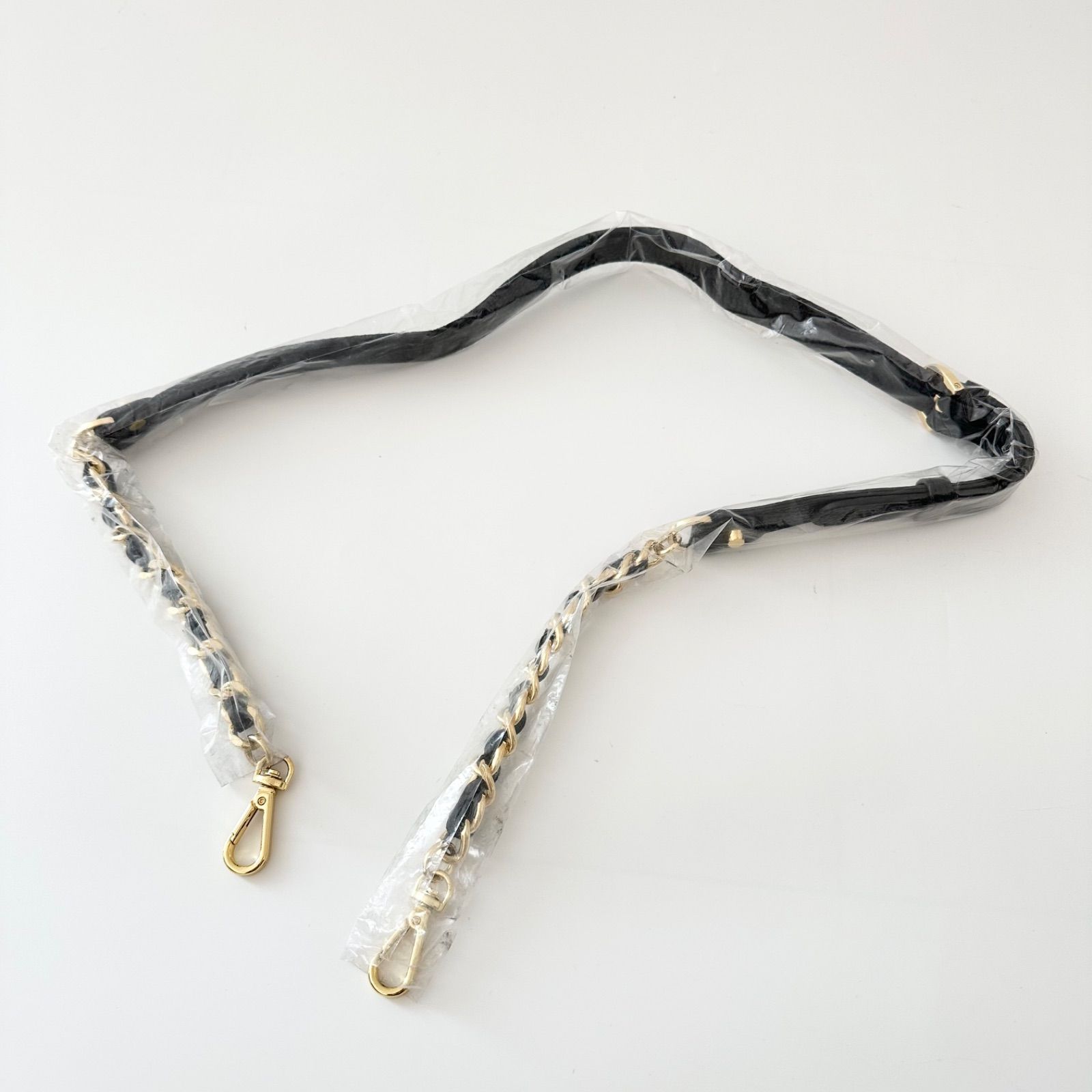 レザージュエルズ LEATHER JEWELS クロコ型押し マルチポシェット