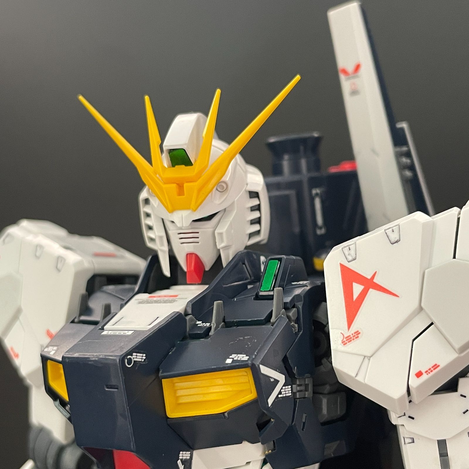 ガンプラ【ジャンク品/欠品多数】 MG 1/100 νガンダム Ver.ka 完成品