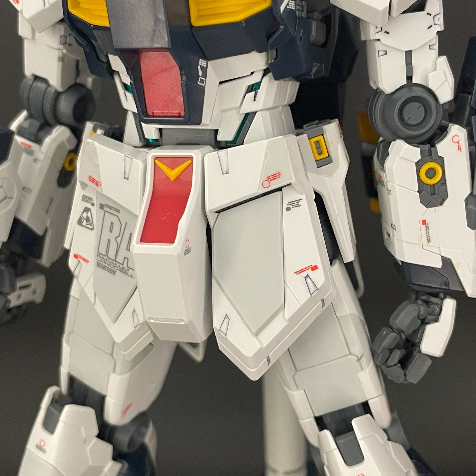 ガンプラ【ジャンク品/欠品多数】 MG 1/100 νガンダム Ver.ka 完成品