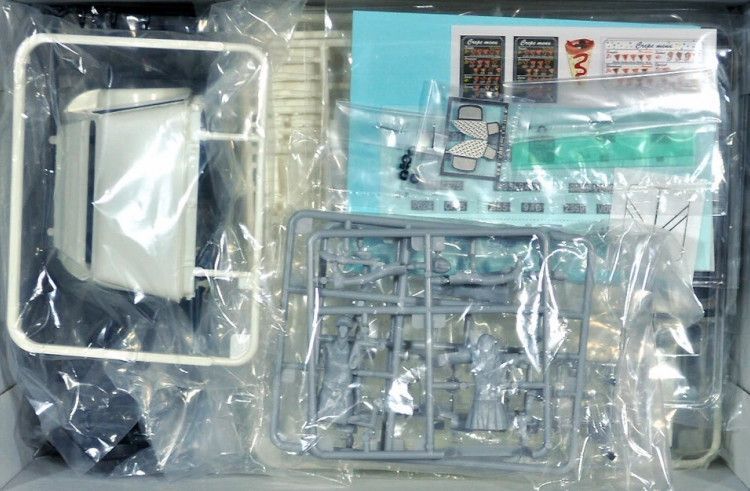 エブロ 1/24 シトロエン H クレープモービル フィギュア付き Ebbro 1