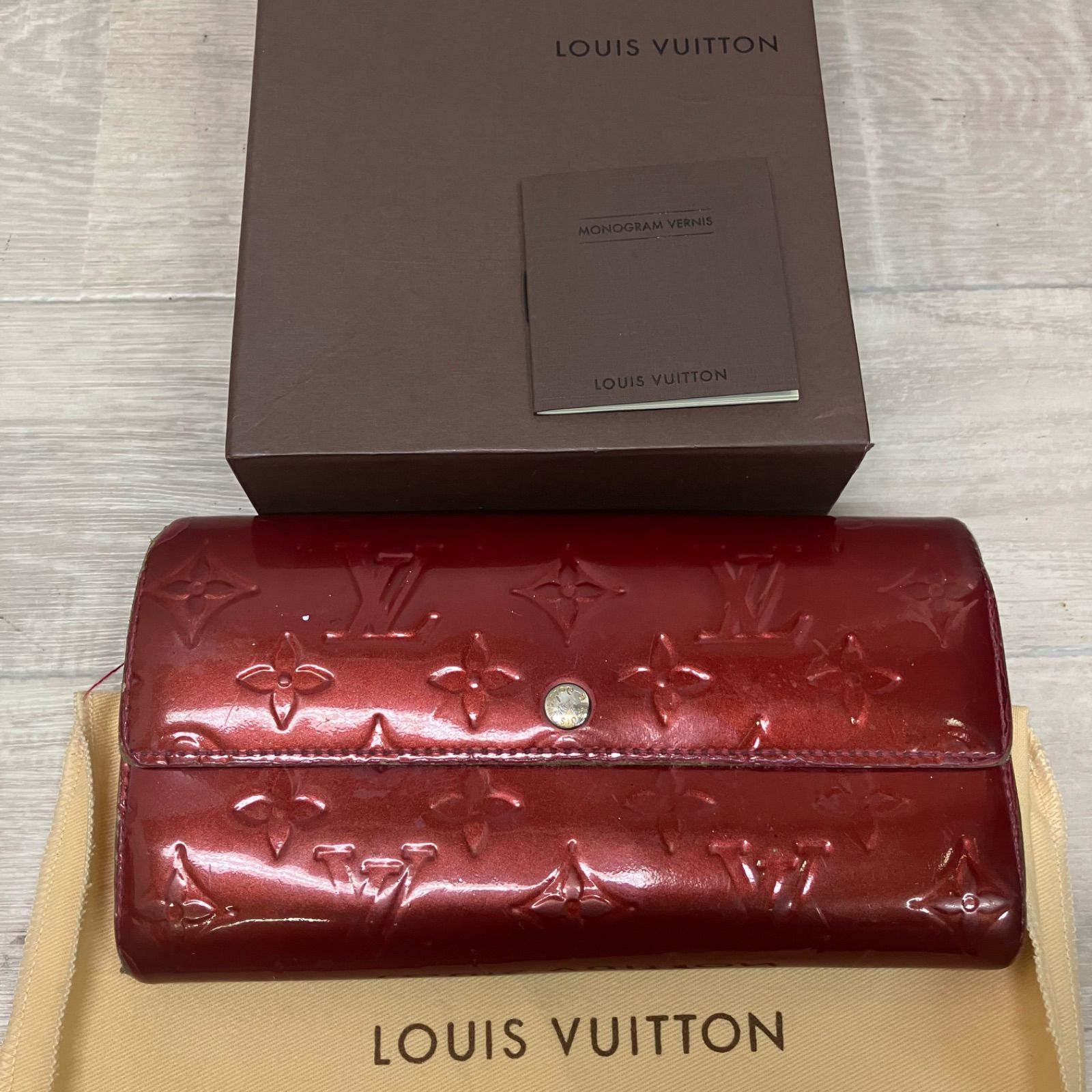 LOUISVUITTON ルイヴィトン ヴェルニ エナメル 長財布 レッド 
