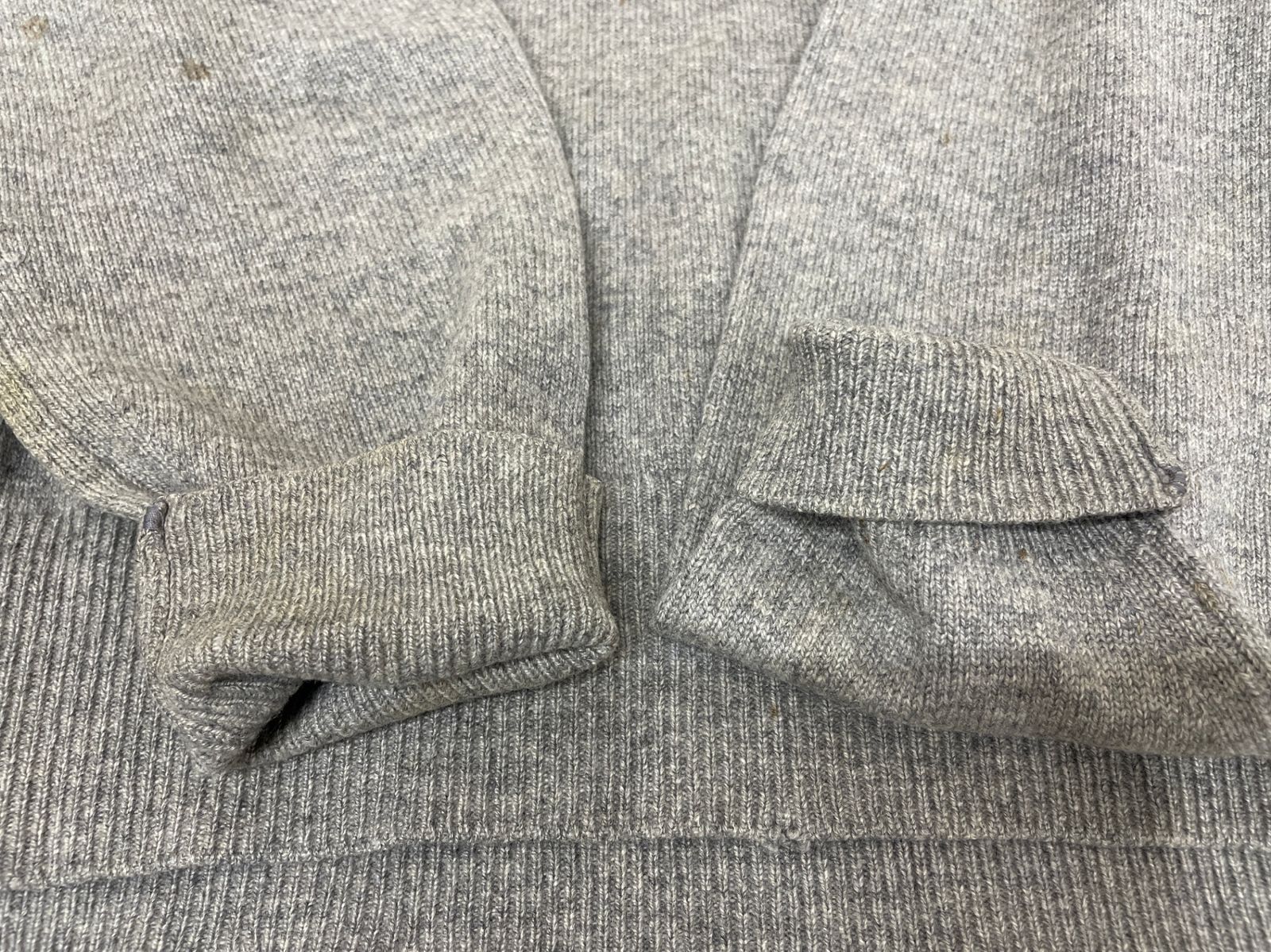 LANVIN LANVIN (ランバン) スコットランド製 カシミヤ100％ Vネック 