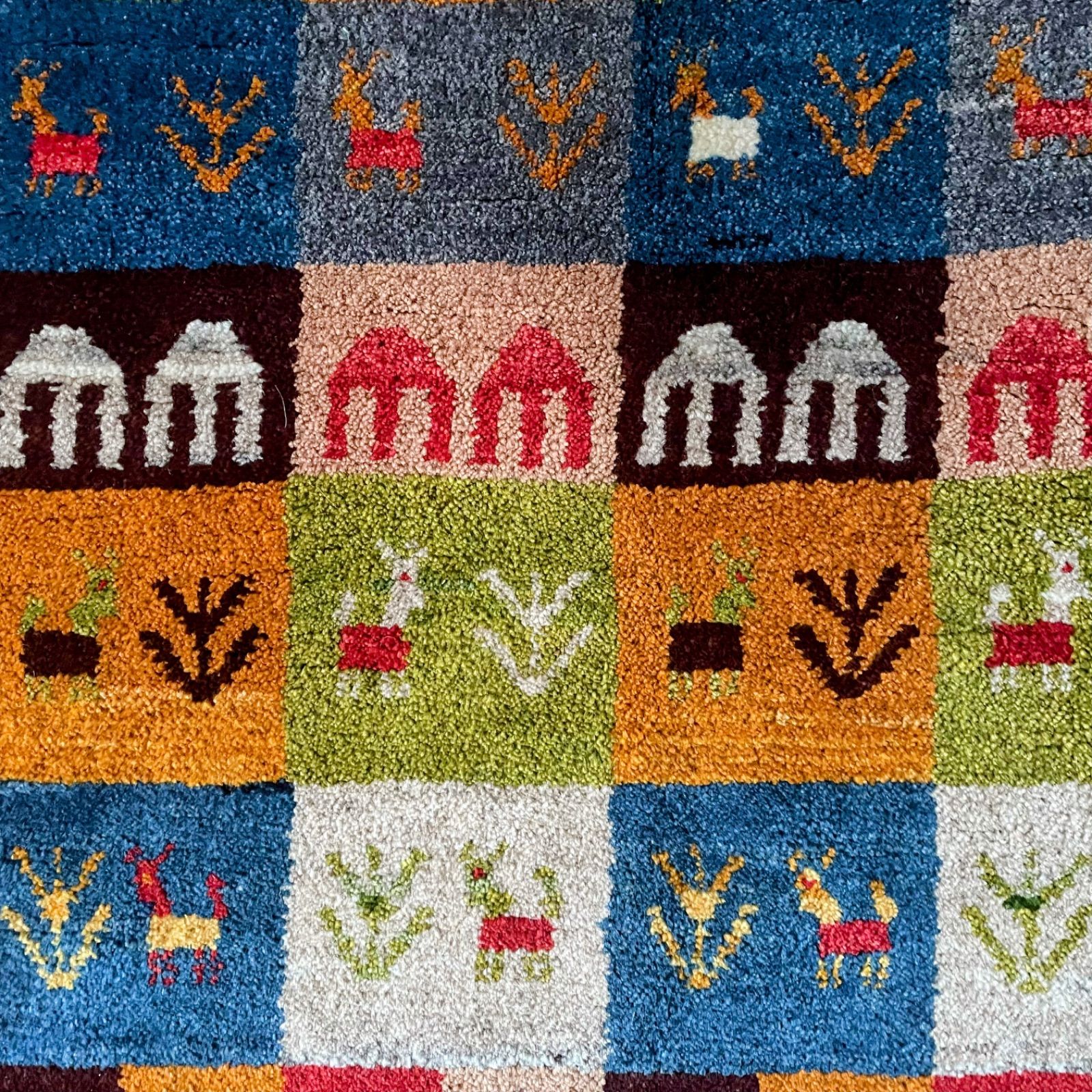 ペルシャ ギャッベ 本物 手織り123×174cm パッチワーク デザイン ペルシャ ギャッベ 本物 手織り123×174cm ラグ パッチワーク 絨毯