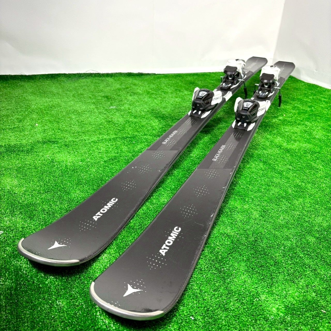 メンテナンス済】 アトミック ATOMIC スキー板 ビンディング付属 BLACK