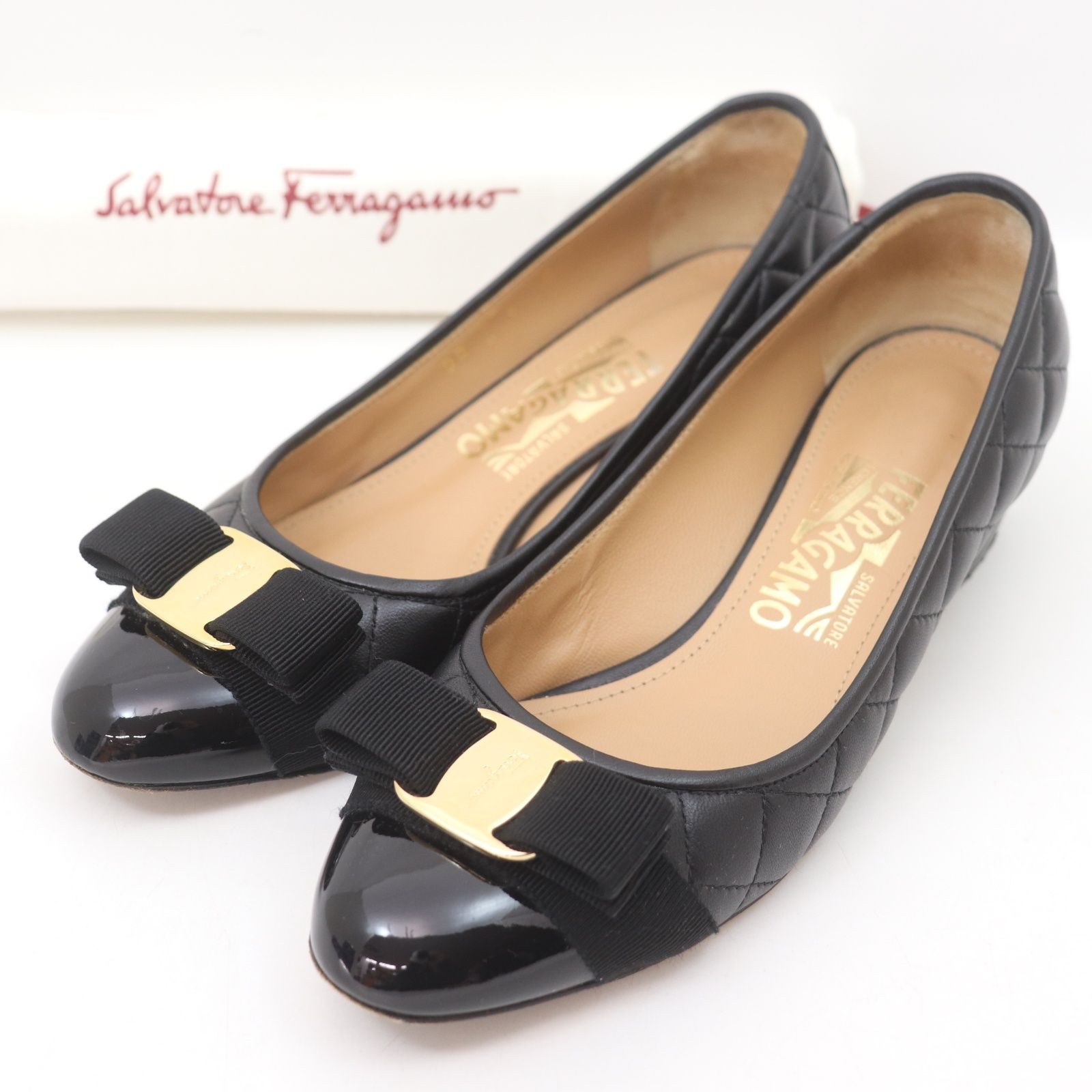 美品 Ferragamo フェラガモ ヴァラリボン パンプス 24cm