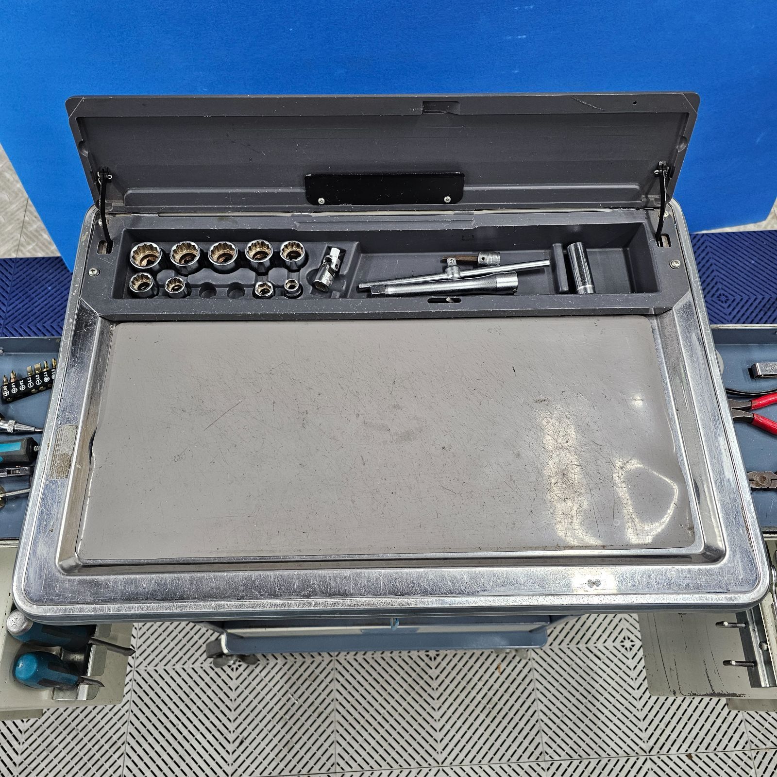⭐希少品⭐トヨタ純正ツールキャビネット　キャディ さいたま市引き取り限定】【希少品】トヨタ 純正ツールキャビネット