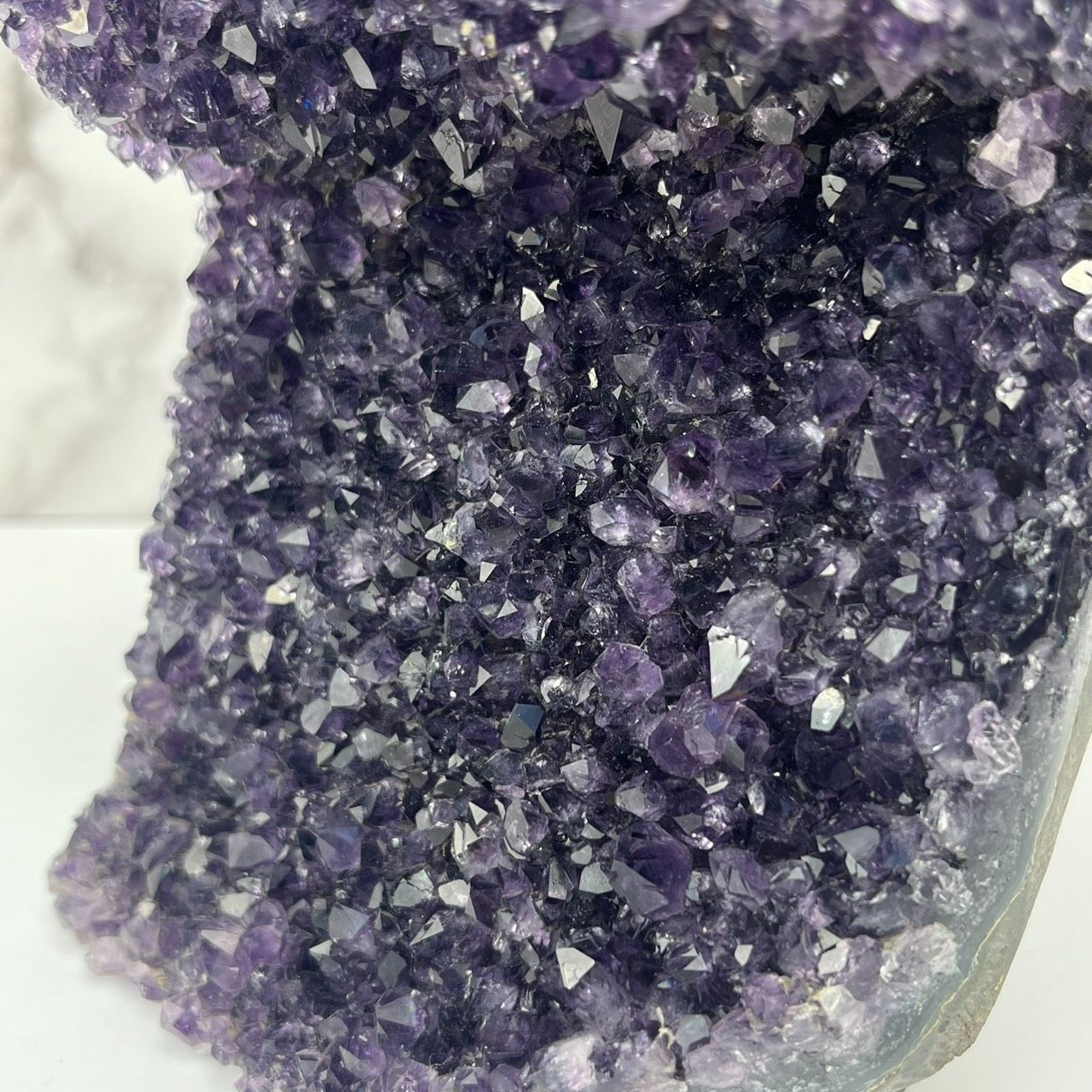  アメジストジオード1734g 大型 高品質 深紫 結晶ぎっしり 存在感抜群 インテリア原石 店舗装飾 天然石 ps189 ミニラック 置物 インテリア小物