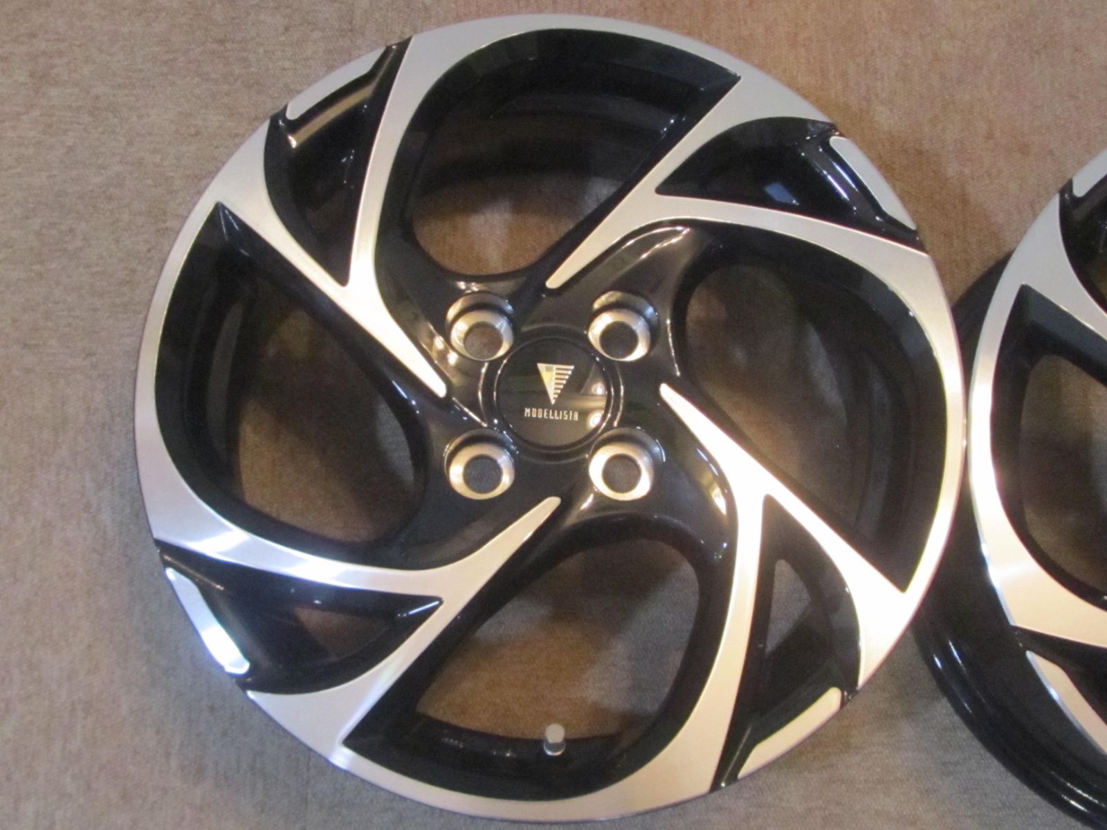 未使用品、美品】モデリスタ スピンエアーⅥ 15インチホイール トヨタ 