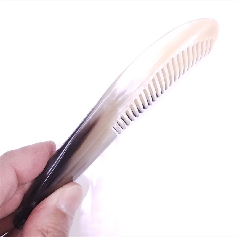 水牛角櫛 くし 一般品 13cmL 中128 白ヤク角 画像現品をお届け - メルカリ