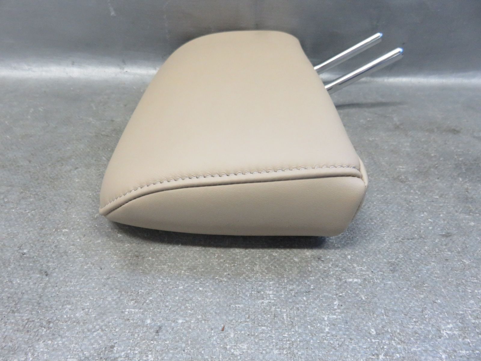 ☆STD8895/アルファード/ヴェルファイア 20系前期/ヘッドレスト 3列目