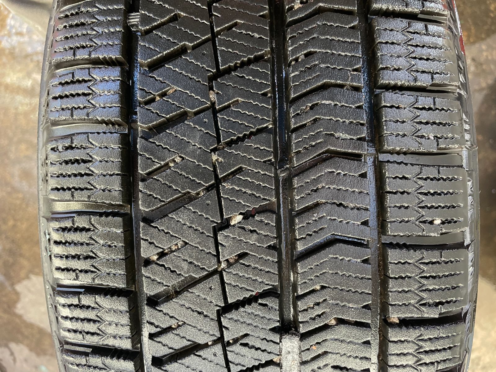 AGA アルミホイール 16インチ 7.0J +45 PCD112 5H＆BRIDGESTONE