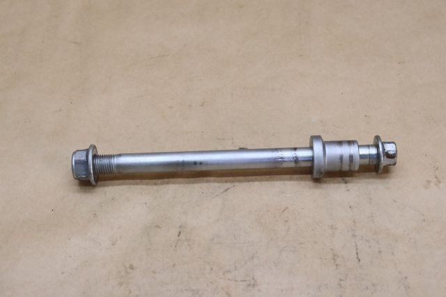 スズキ バーディー50 FI BA43A フロントアクスルシャフト S226-21