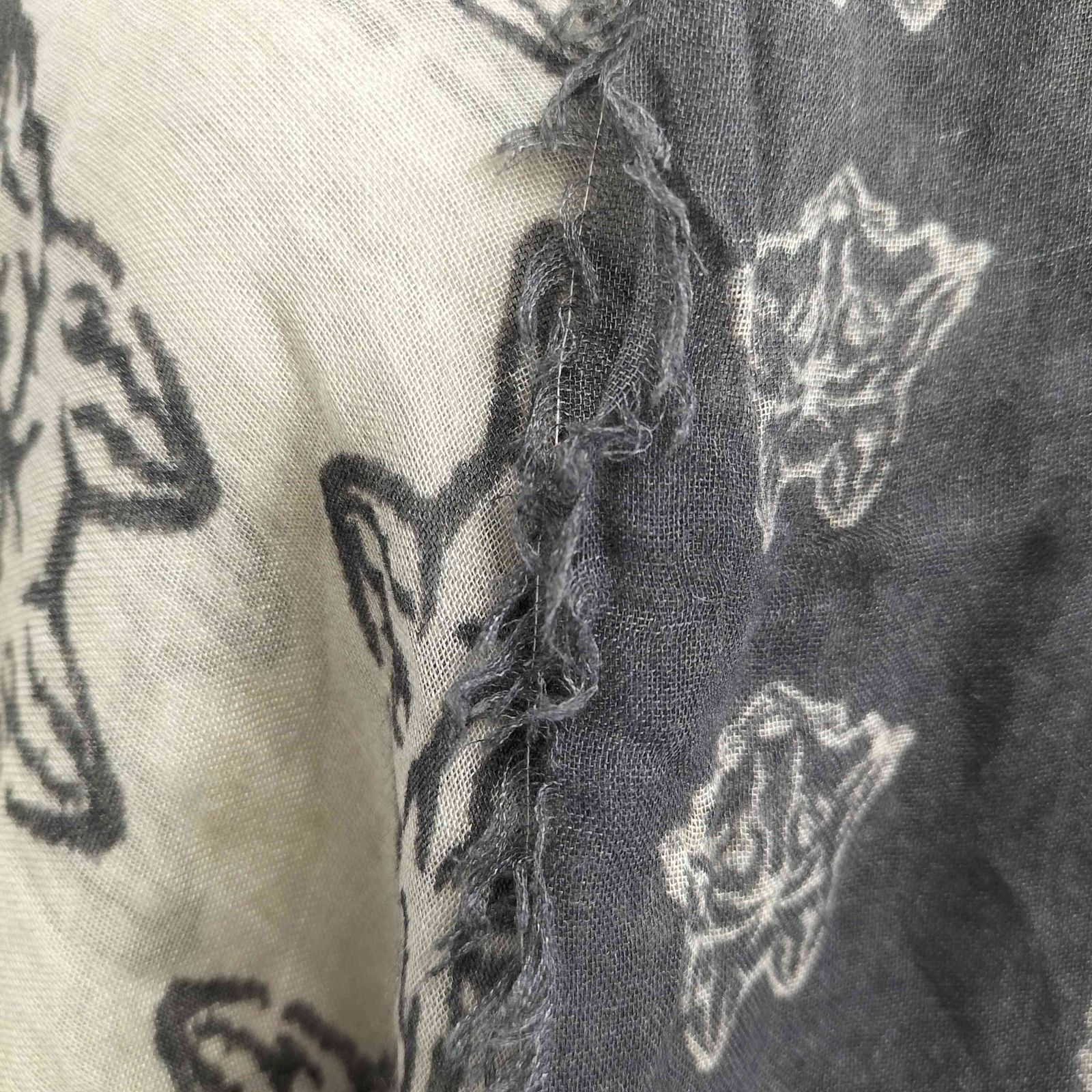 ZADIG&VOLTAIRE ザディグエヴォルテール ストール スカル・花・動物 ザディグエヴォルテール ZADIG＆VOLTAIRE アニマルプリントストール 狼