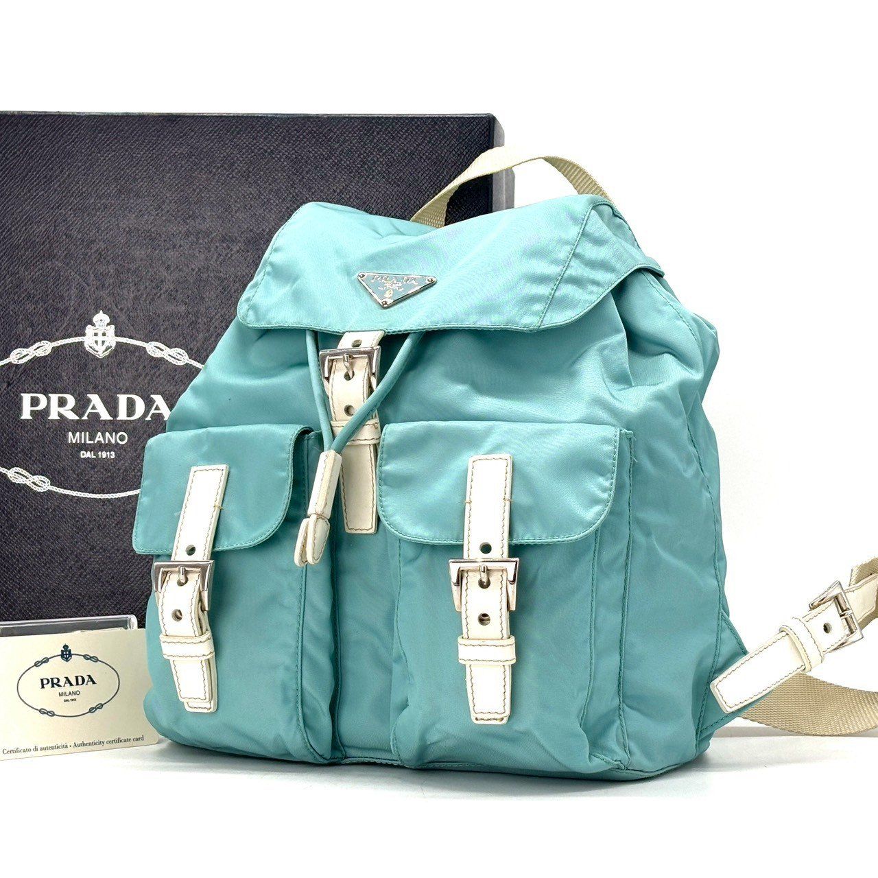黒に飽きた大人へ✨ PRADA リュック バックパック テスートナイロン 