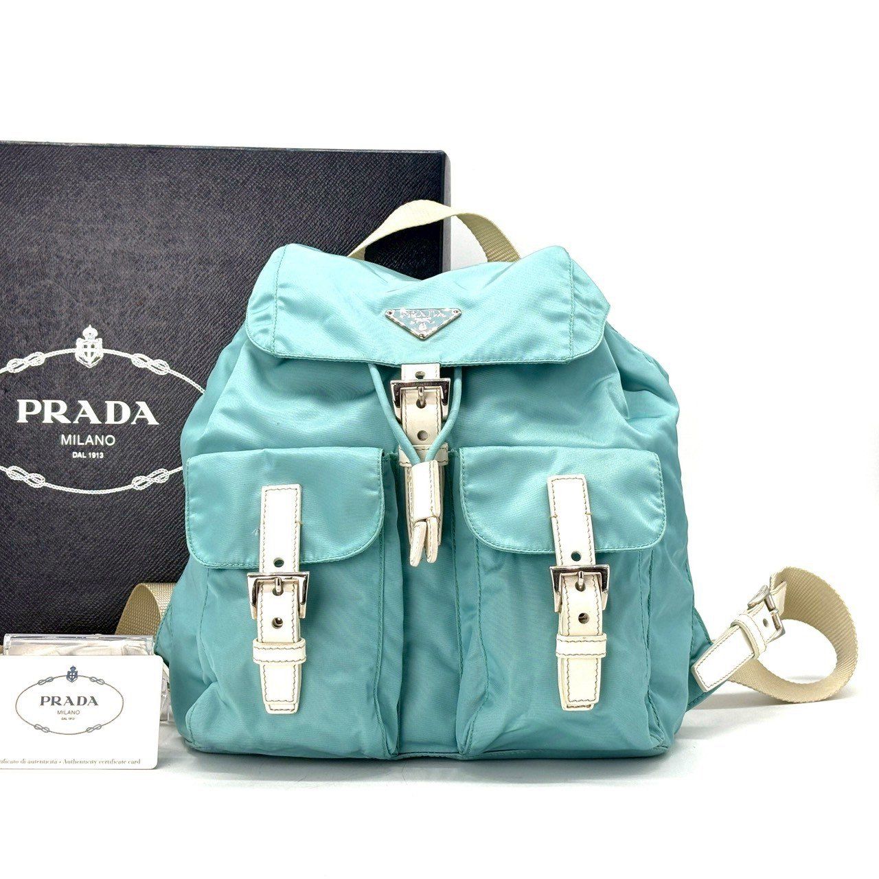黒に飽きた大人へ✨ PRADA リュック バックパック テスートナイロン 