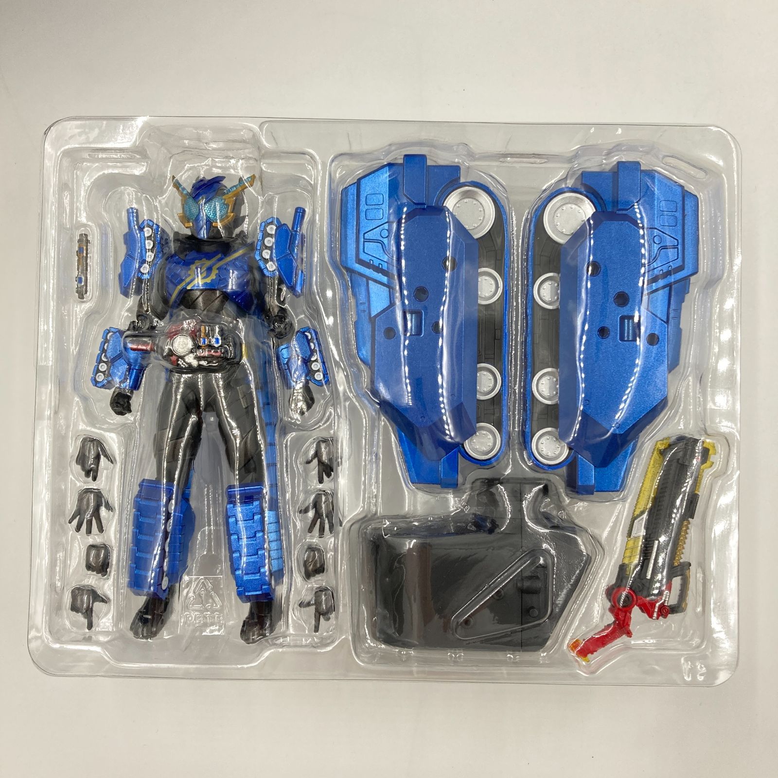 S.H.Figuarts 仮面ライダービルド タンクタンクフォーム 「仮面 