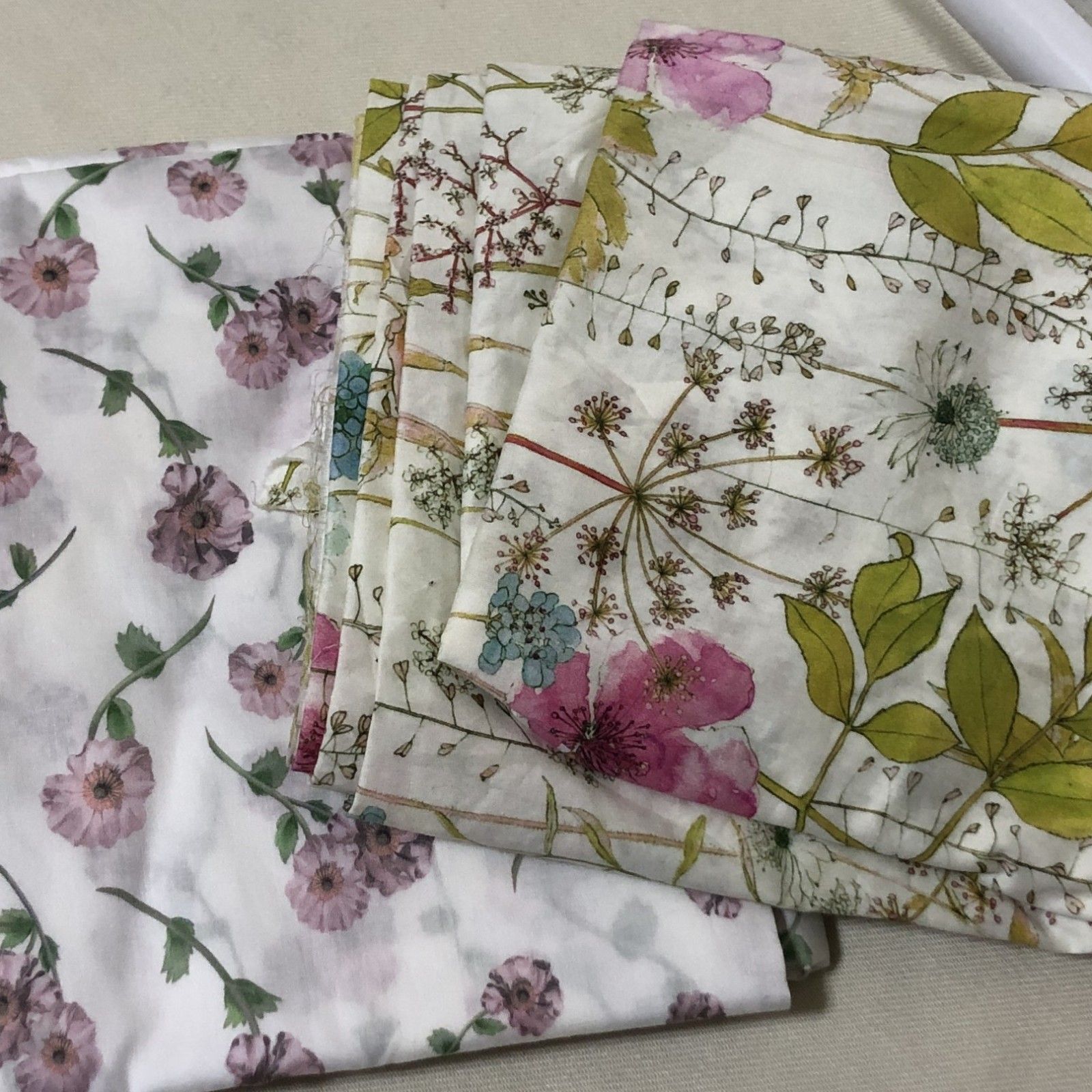 H820　LIBERTY　リバティ　花柄　薄手生地　2枚セット　フラワープリント　タナローン 手芸素材・材料 H820 LIBERTY リバティ 花柄 薄手生地 2枚セット
