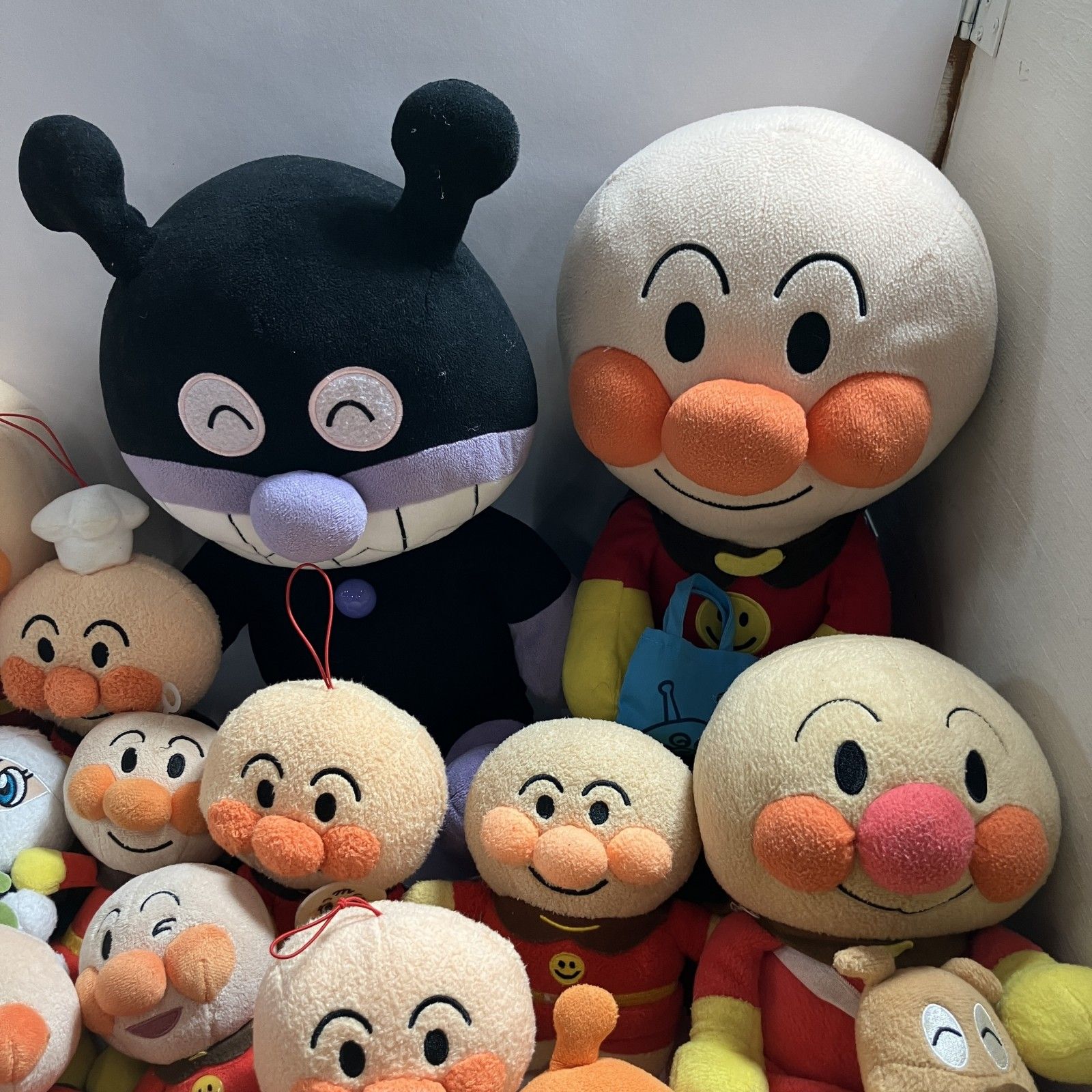 アンパンマン あんぱんまん おもちゃ ぬいぐるみ マスコット ドキンちゃん コキンちゃん ばいきんまん 等 まとめ商品 5.3 kg