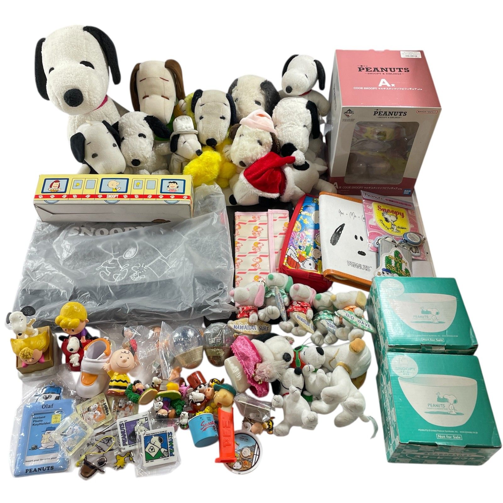 SNOOPY スヌーピー 大量4.5㎏ まとめ商品 トートバック ポーチ ぬいぐるみ マスコット フィギュア 4.5 kg