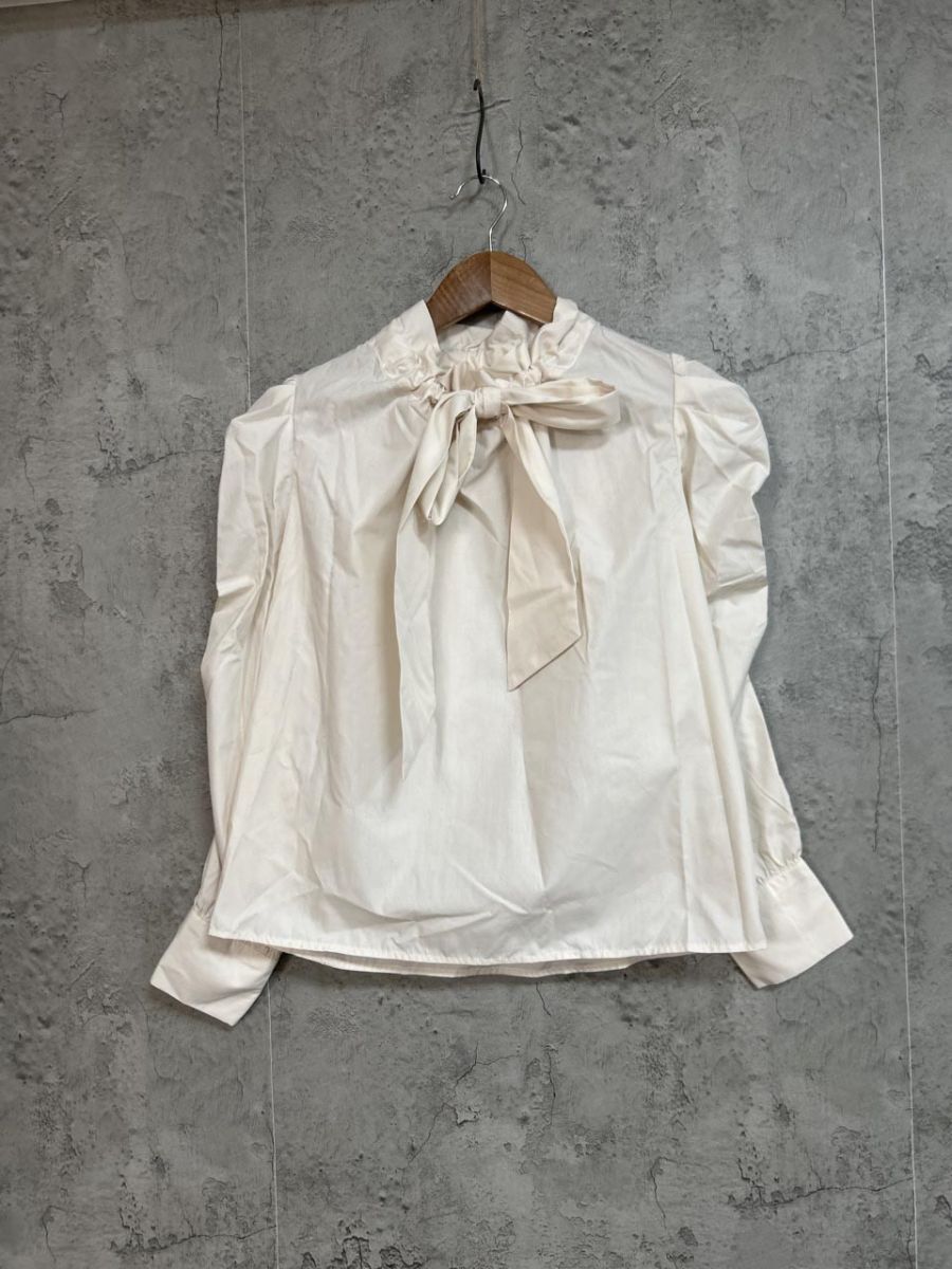 tocco closet トッコクローゼット パワーショルダーフリルネック