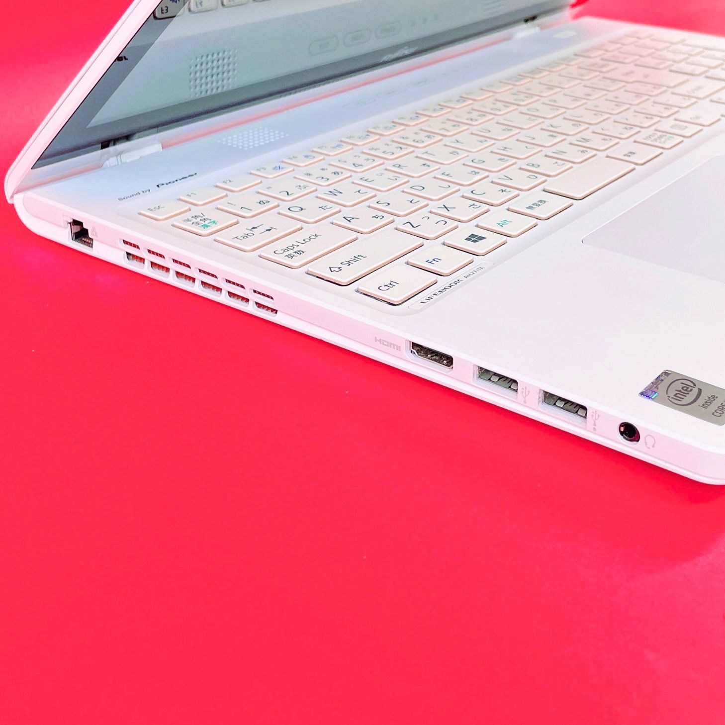 Corei7✨️ブルーレイ✨️おしゃれ白薄型ノートパソコンSSD Corei7✨️ブルーレイ✨️おしゃれ白薄型ノートパソコンSSD