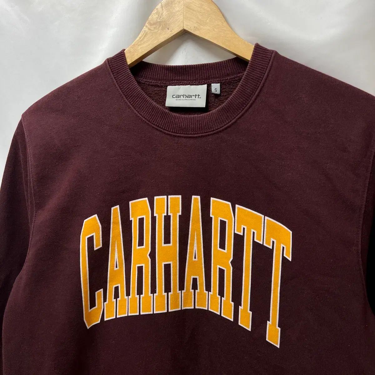 正規品/S カーハート WIP バーガンディ Spellout 起毛 スウェット WIP 