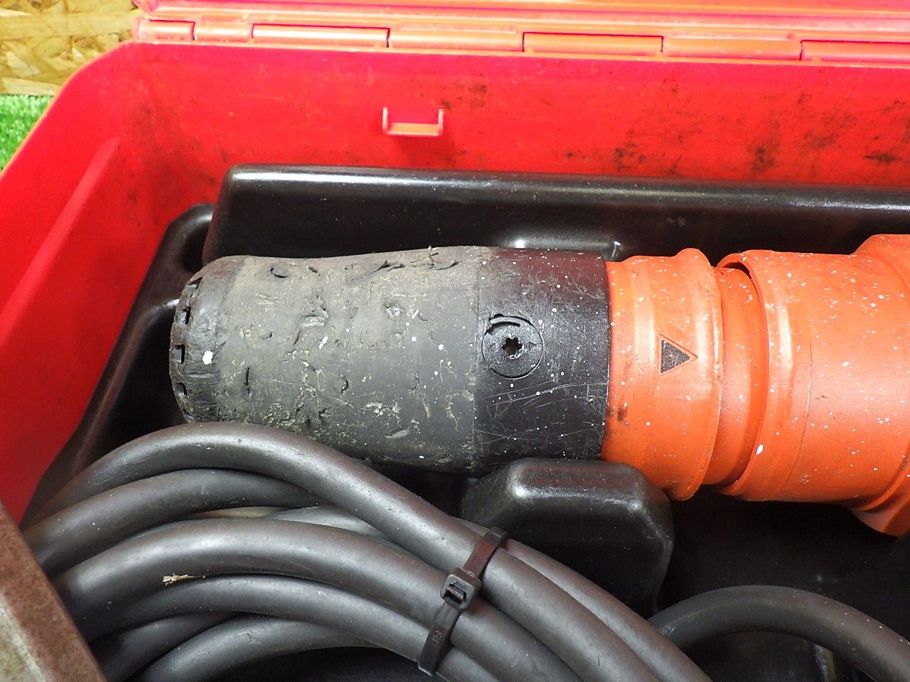 コンクリートの斫りに ヒルティ HILTI 電動ハンマー TE 500-X コード式 ケース付き ビットおまけ 品