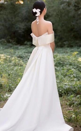 ウェディングドレス 袖フリル