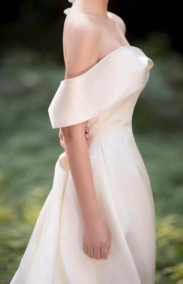 オフショルダー ウェディングドレス 袖フリル マーメイド ロング