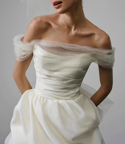 オフショル ウェディングドレス レース ミニ丈 エレガント 韓国