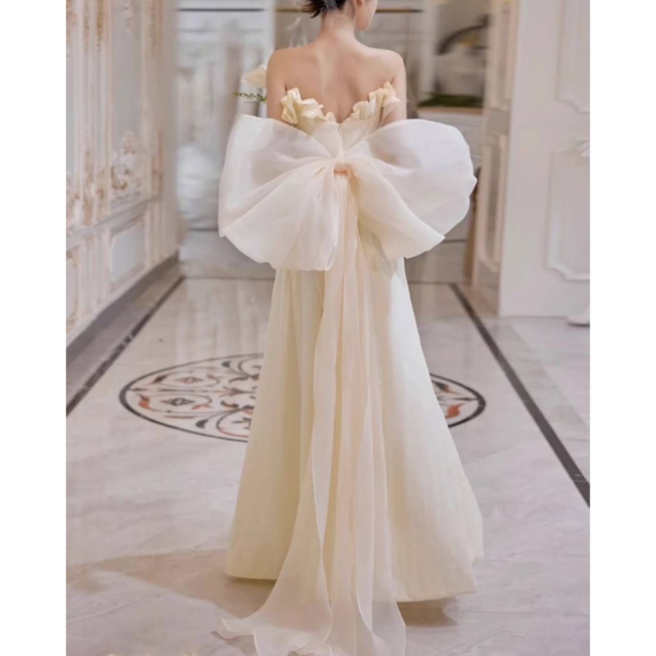 オフショルダー