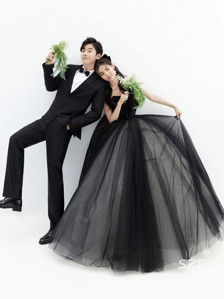 オフショルダーウェディングドレスエレガント