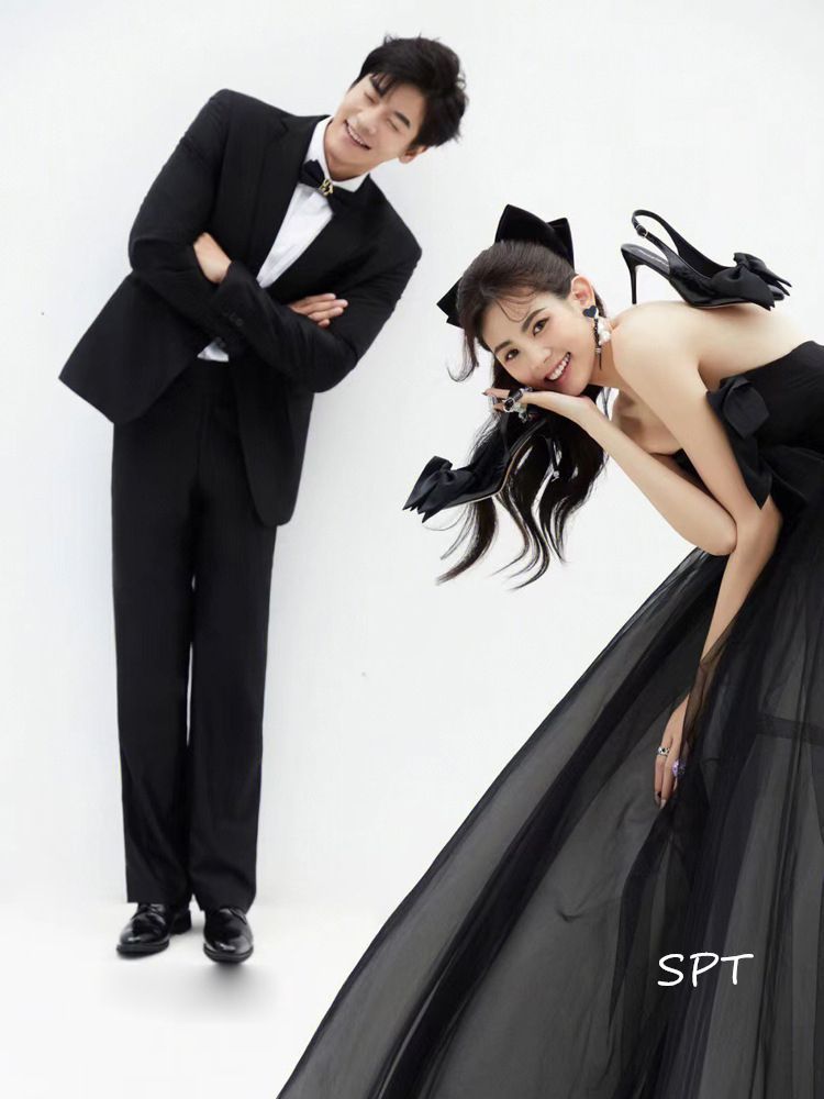 オフショルダーウェディングドレスエレガント