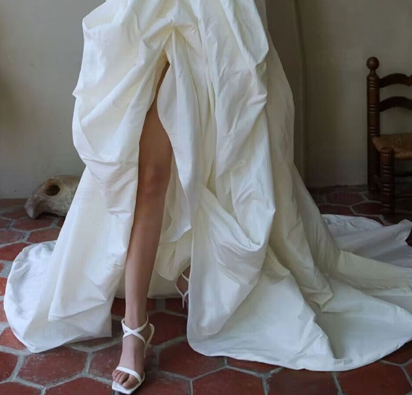 オフショルダースリットウェディングドレス結婚式