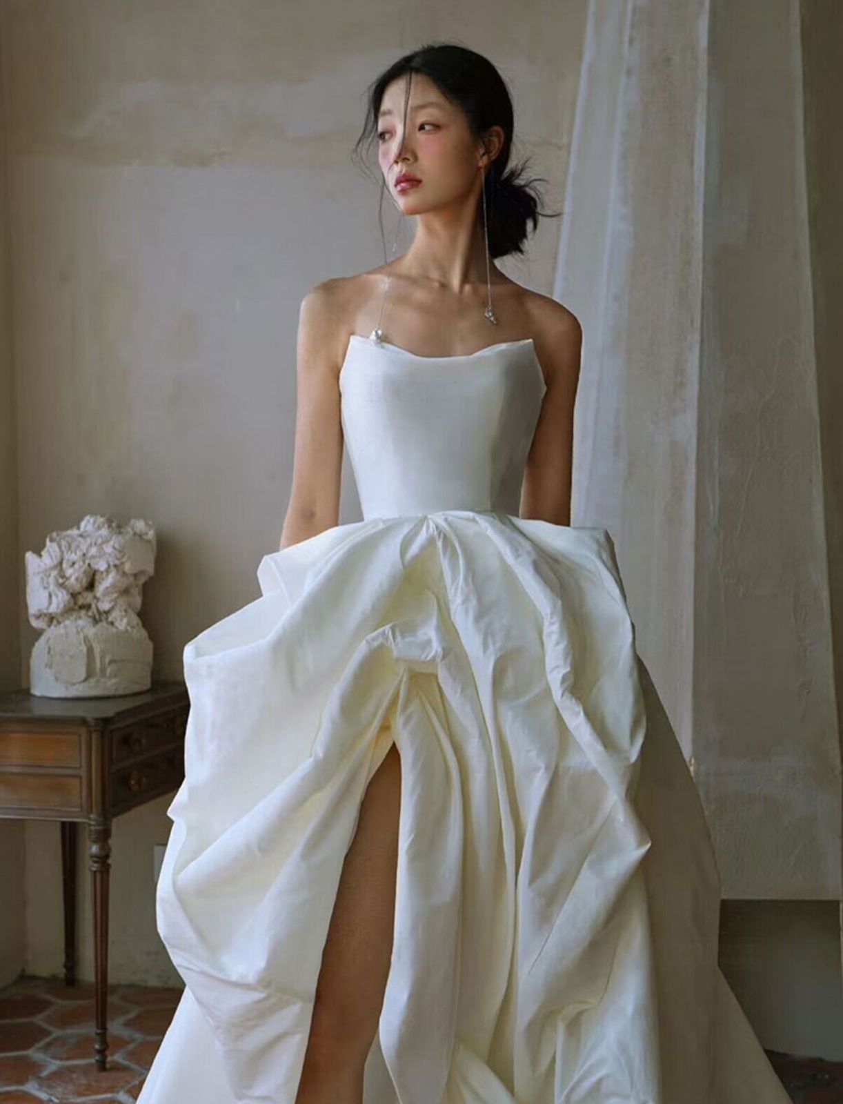 オフショルダースリットウェディングドレス結婚式