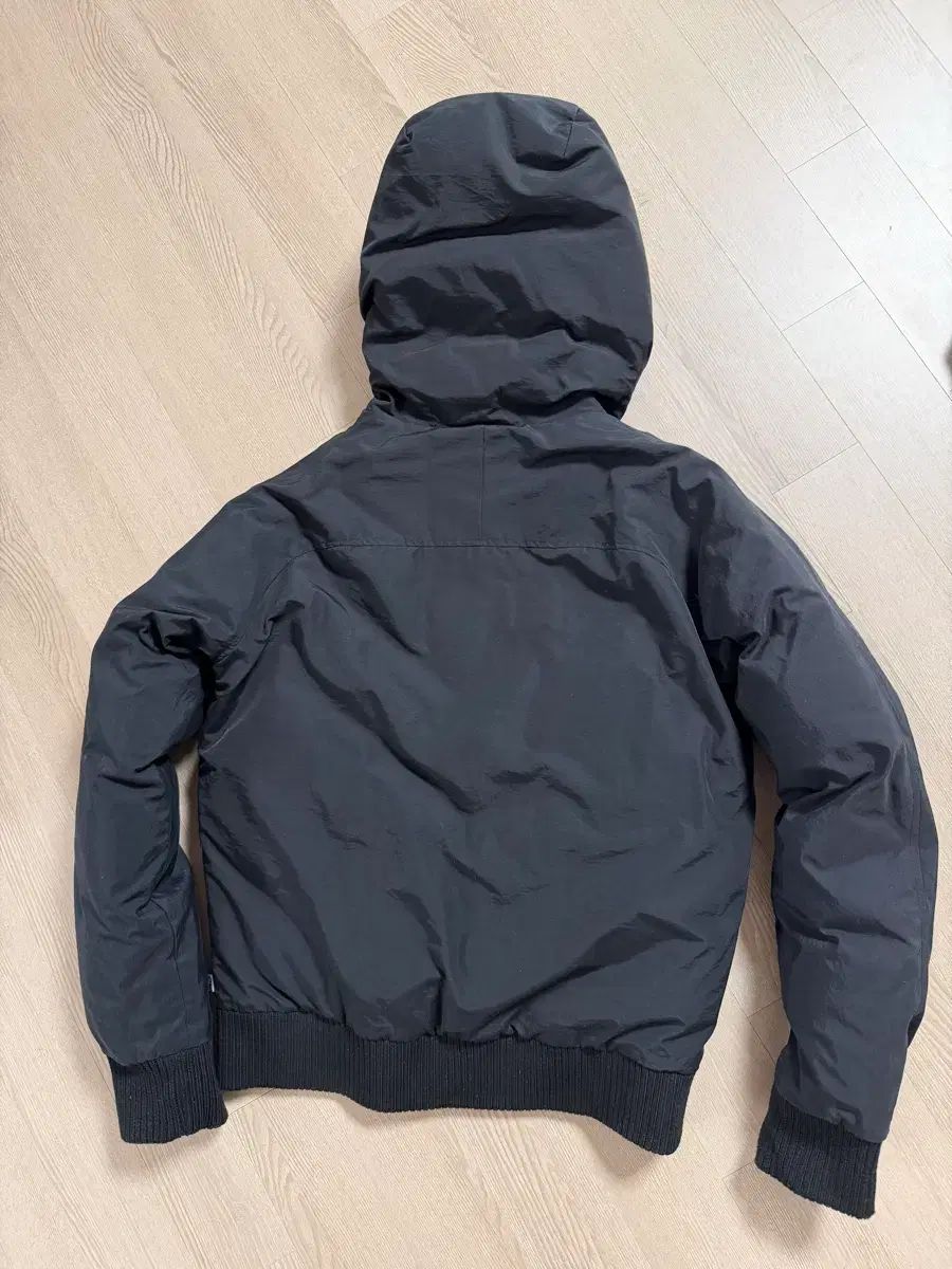 ファンフィールド ショート ダウン ブラック 新品 95 ショップから