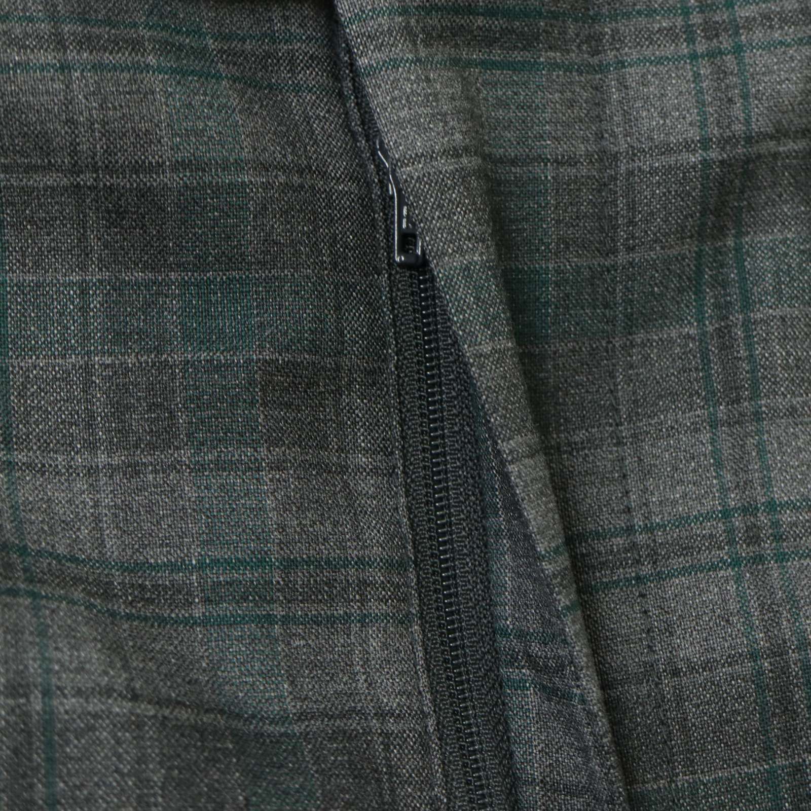 新品未使用 DAKS GOLFチェック柄スラックス ゴルフパンツ ダックスゴルフ 高級☆DAKS GOLF ダックス ゴルフ 通年ウール100％☆ ロゴ刺繍