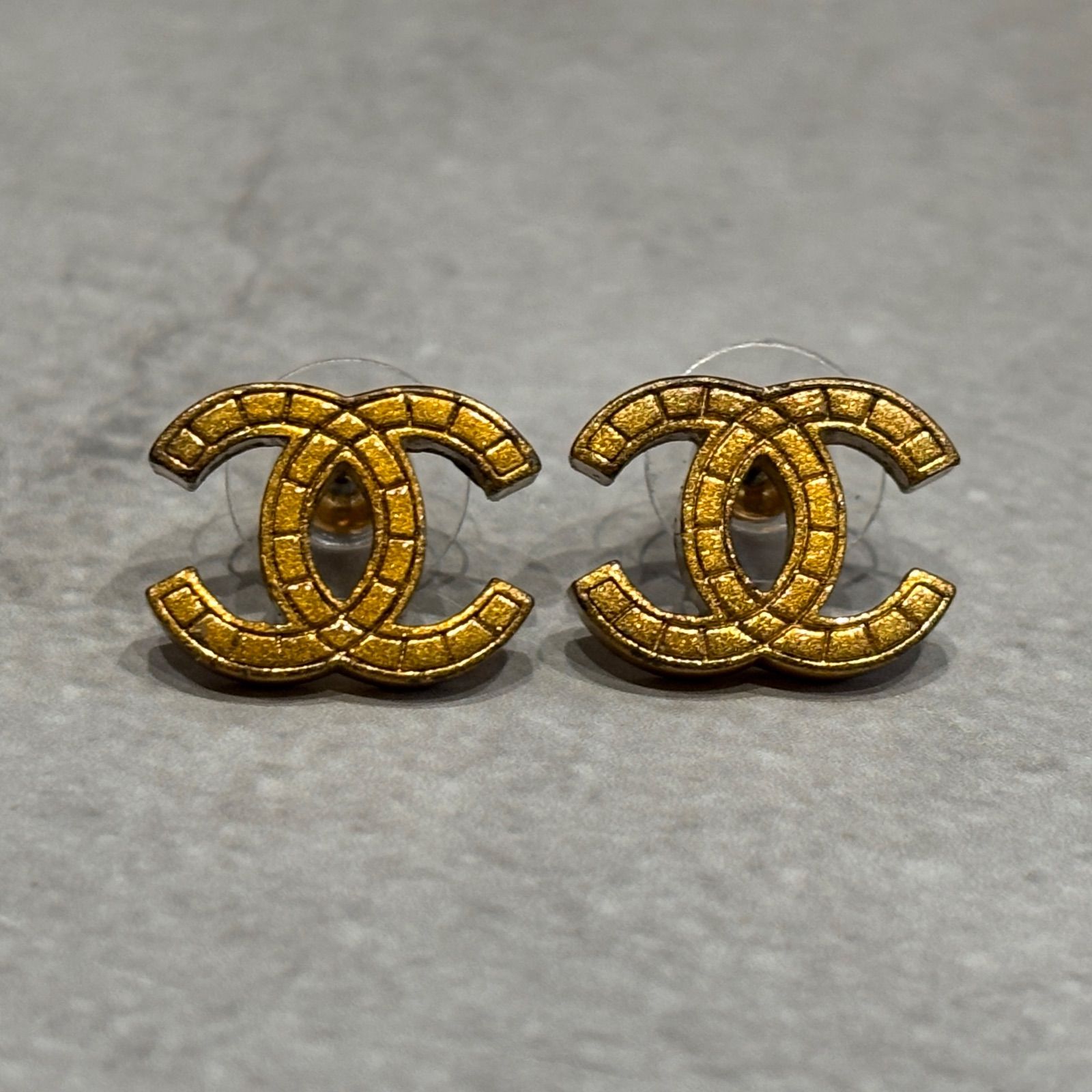 CHANEL シャネル ピアス ココマーク CCマーク 03P ロゴピアス ゴールド 