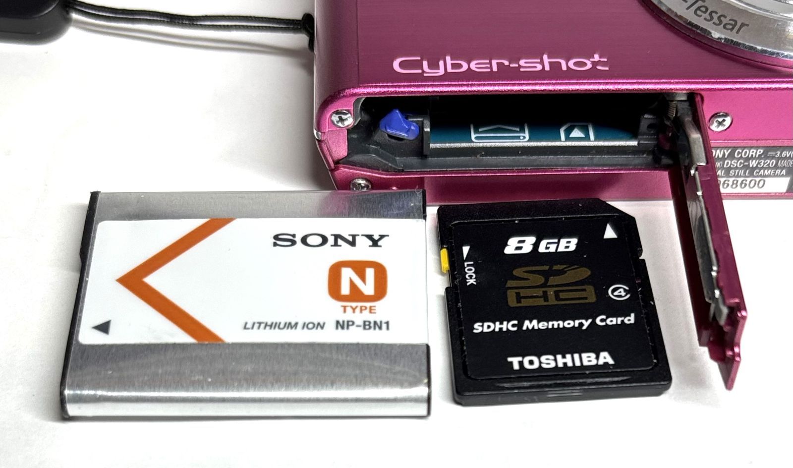 Sony Cyber-shot DSC-W320 デジタルカメラ 14.1MP 4x Red 添付品充実