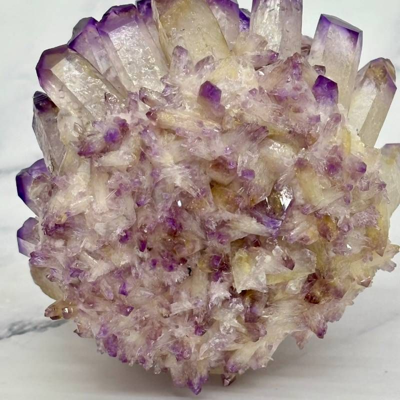 紫水晶の結晶美 アメジストクラスター