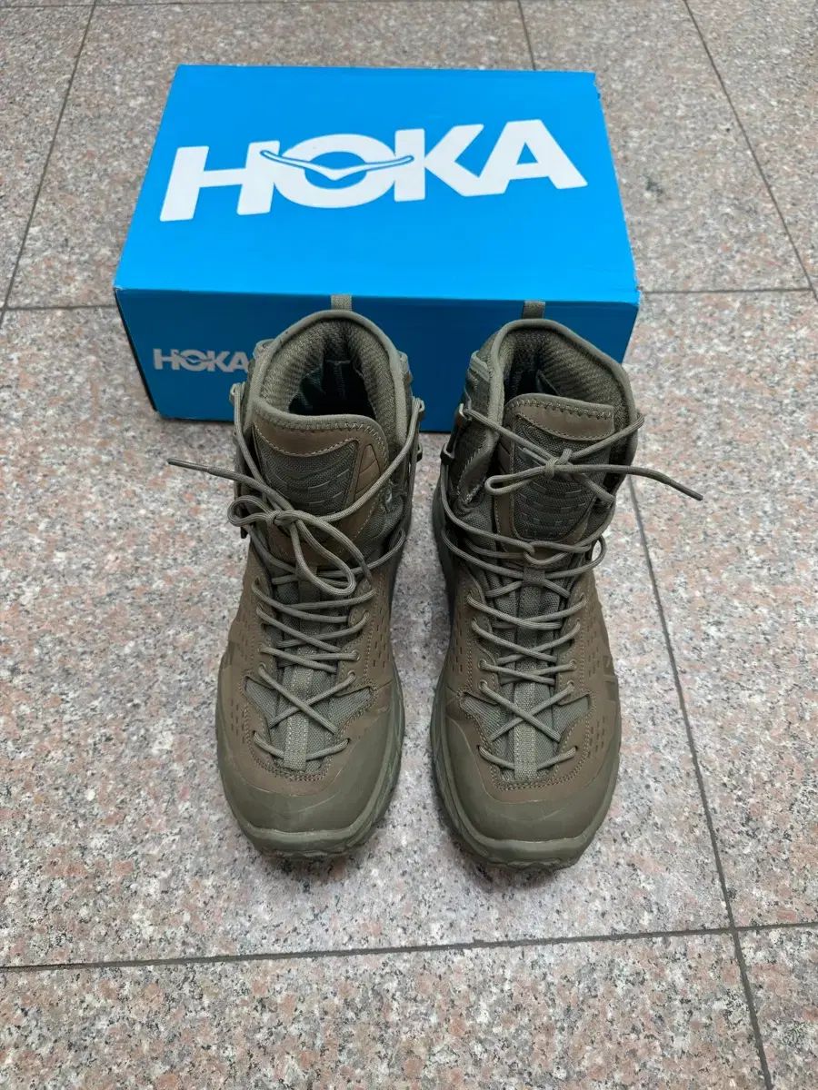 HOKA ONE トー ハイ オリーブ GORE TEX
