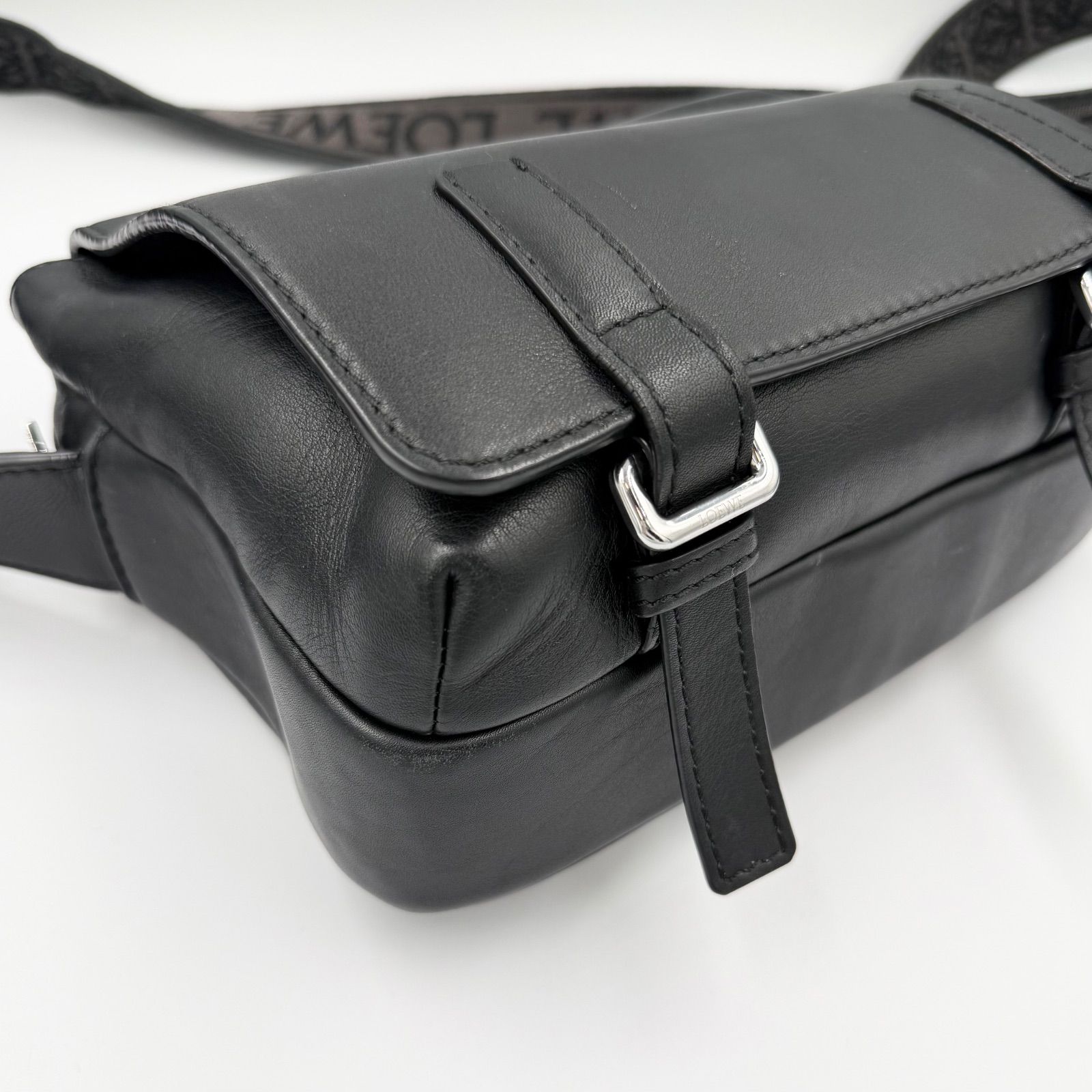 ロエベ ミリタリー メッセンジャー バッグ XS メンズ LOEWE - メルカリ