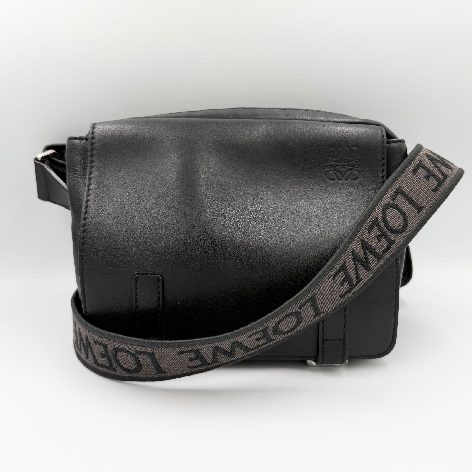 ロエベ ミリタリー メッセンジャー バッグ XS メンズ LOEWE - メルカリ