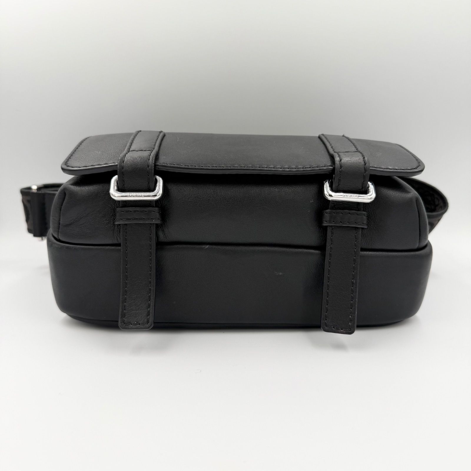 ロエベ ミリタリー メッセンジャー バッグ XS メンズ LOEWE - メルカリ