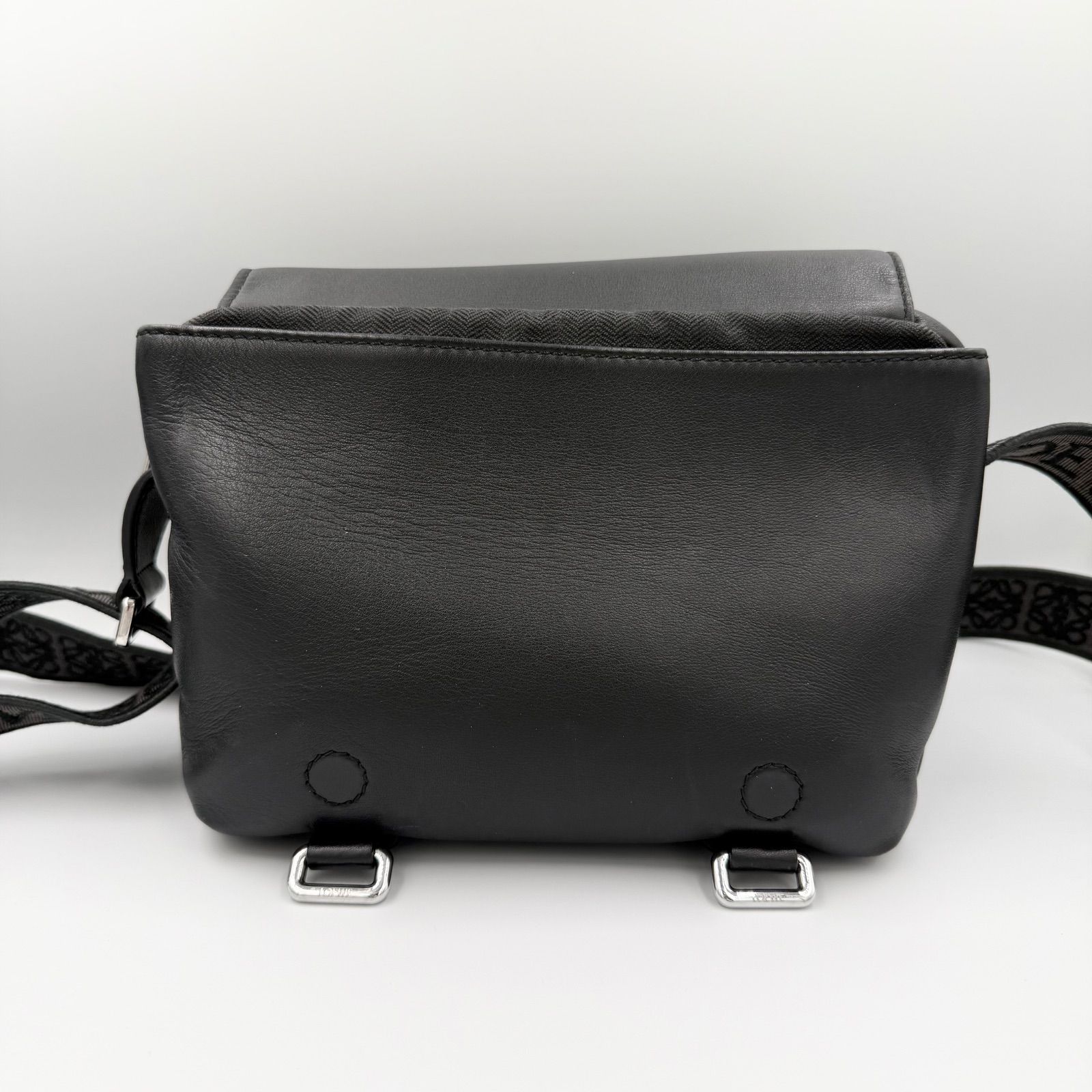 ロエベ ミリタリー メッセンジャー バッグ XS メンズ LOEWE - メルカリ
