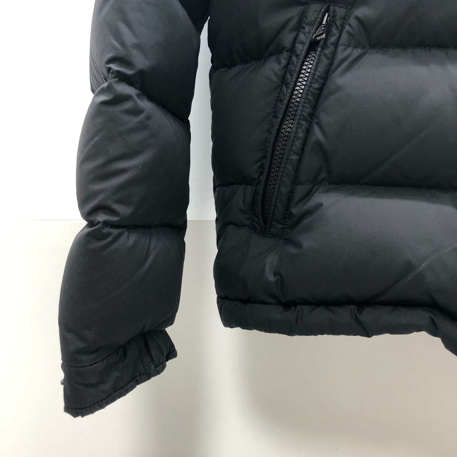 MONCLER メンズ ダウンジャケット コミックラベル G32-003 モンクレール SGSF10-9540 MONCLER メンズ ダウンジャケット コミックラベル G32-003 モンクレール SGSF10-9540