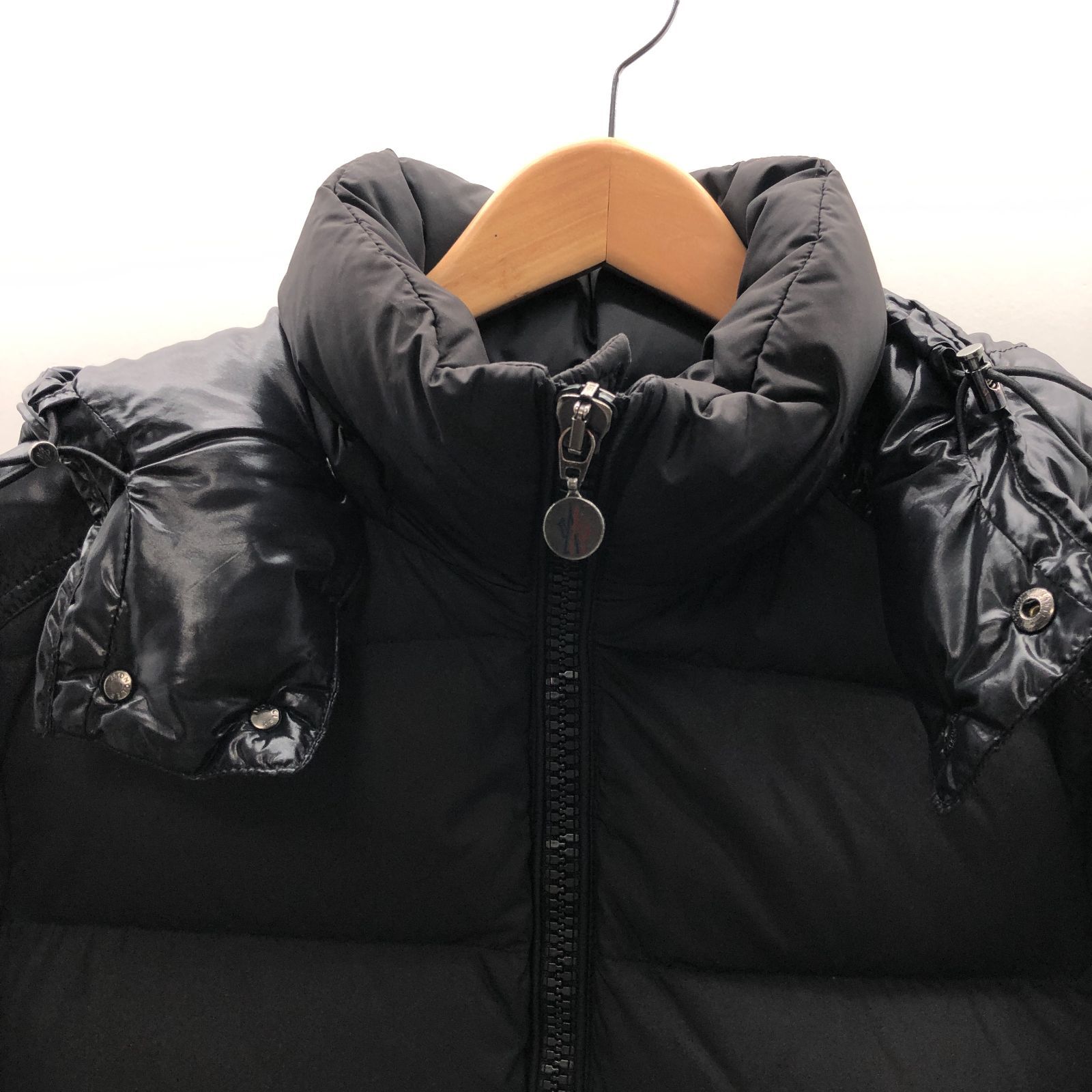 MONCLER メンズ ダウンジャケット コミックラベル G32-003 モンクレール SGSF10-9540 MONCLER メンズ ダウンジャケット コミックラベル G32-003 モンクレール SGSF10-9540
