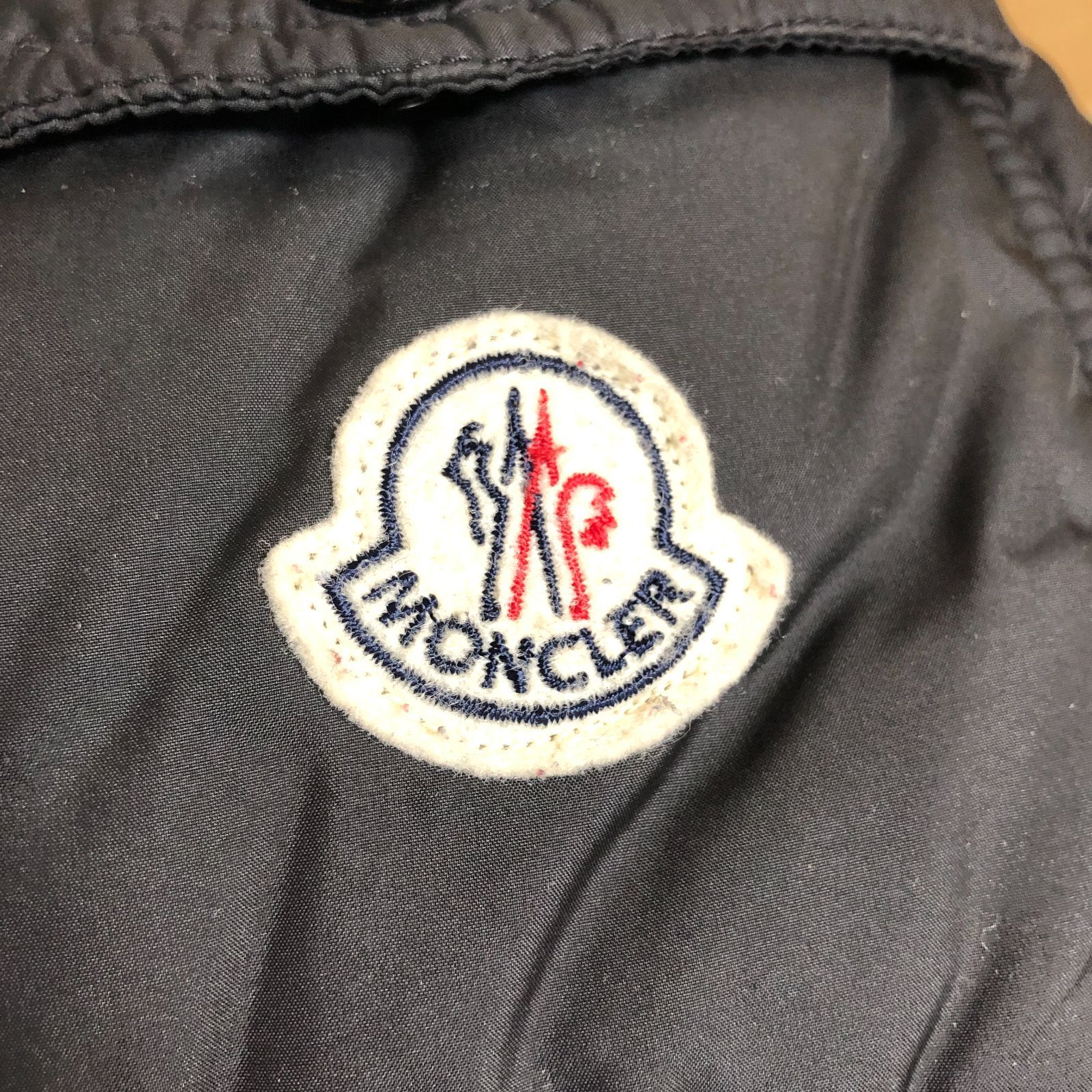 MONCLER メンズ ダウンジャケット コミックラベル G32-003 モンクレール SGSF10-9540 MONCLER メンズ ダウンジャケット コミックラベル G32-003 モンクレール SGSF10-9540
