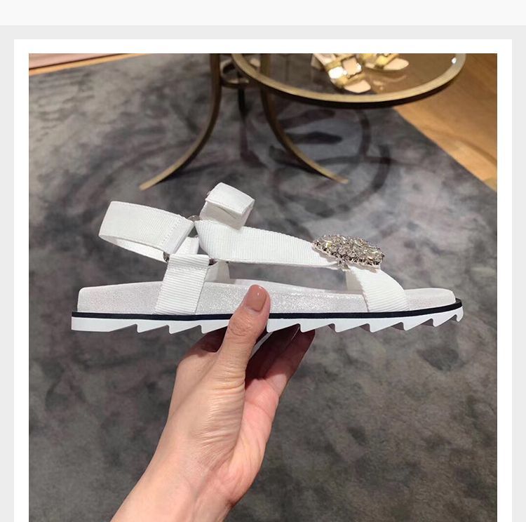 キラキラカジュアルビジューサンダル夏おしゃれ